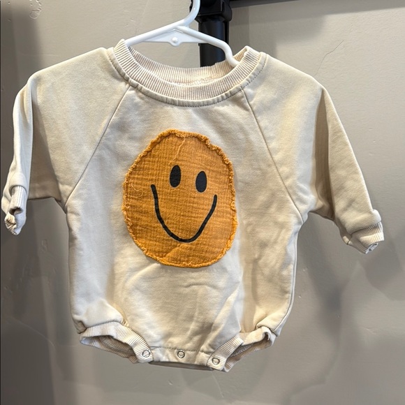 Smiley Face bubble onesie - Picture 1 of 3